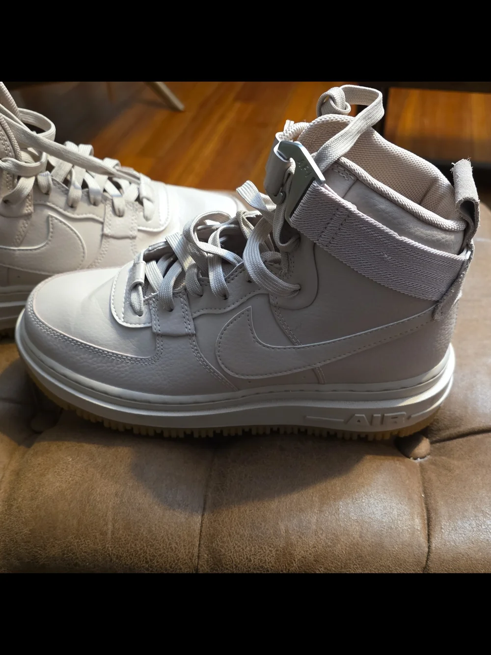 Nike Women's High-Top Athletic Boots in Light Beige